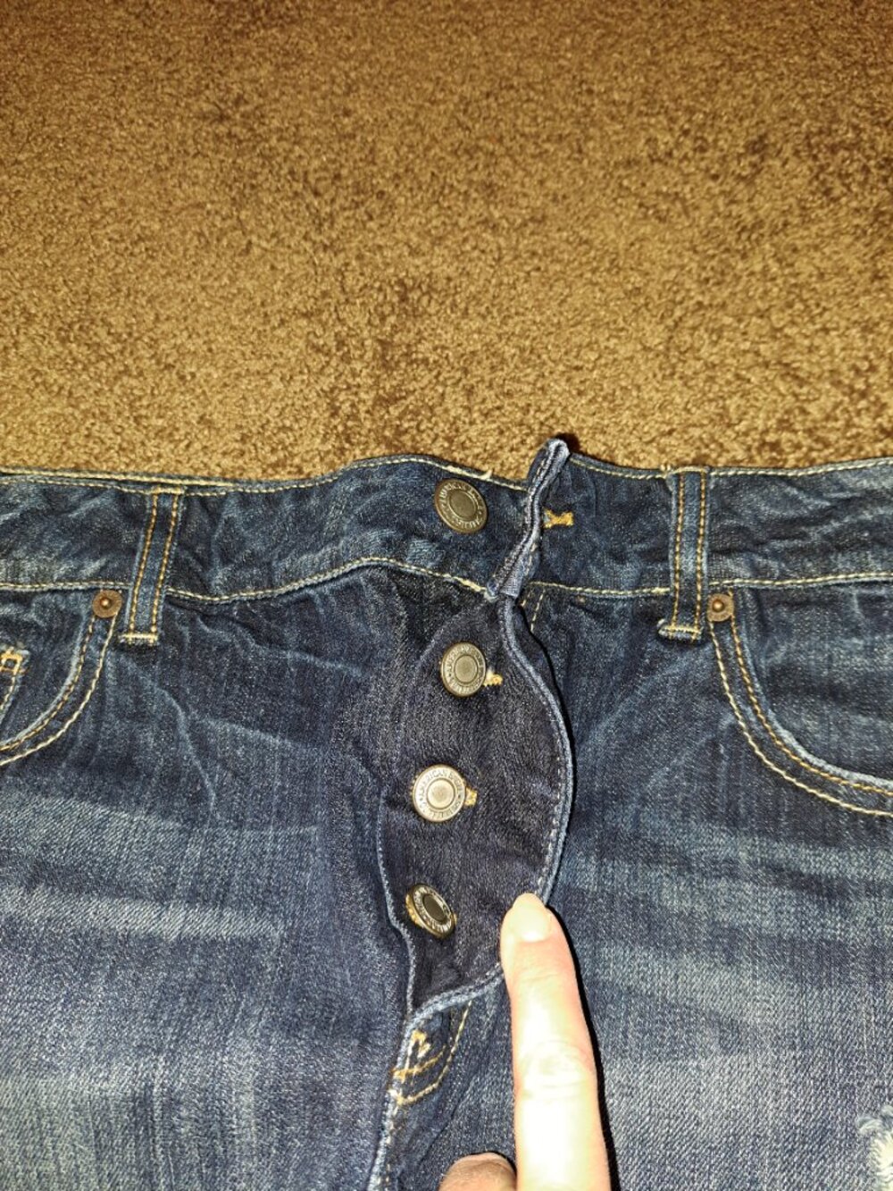 American Eagle dark wash denim mini skirt w/distressed embroidered pockets - Picture 7 of 9